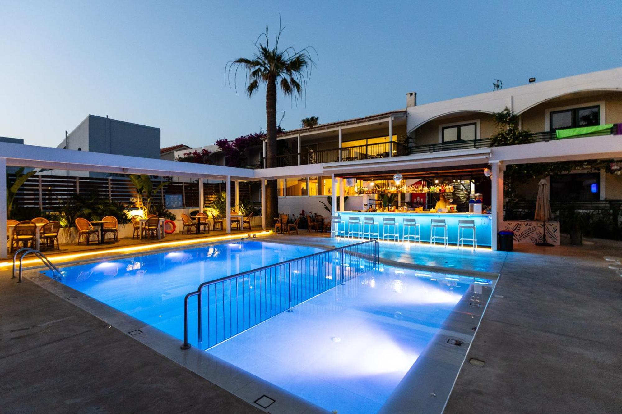 Aparthotel Trefon And Family 3*